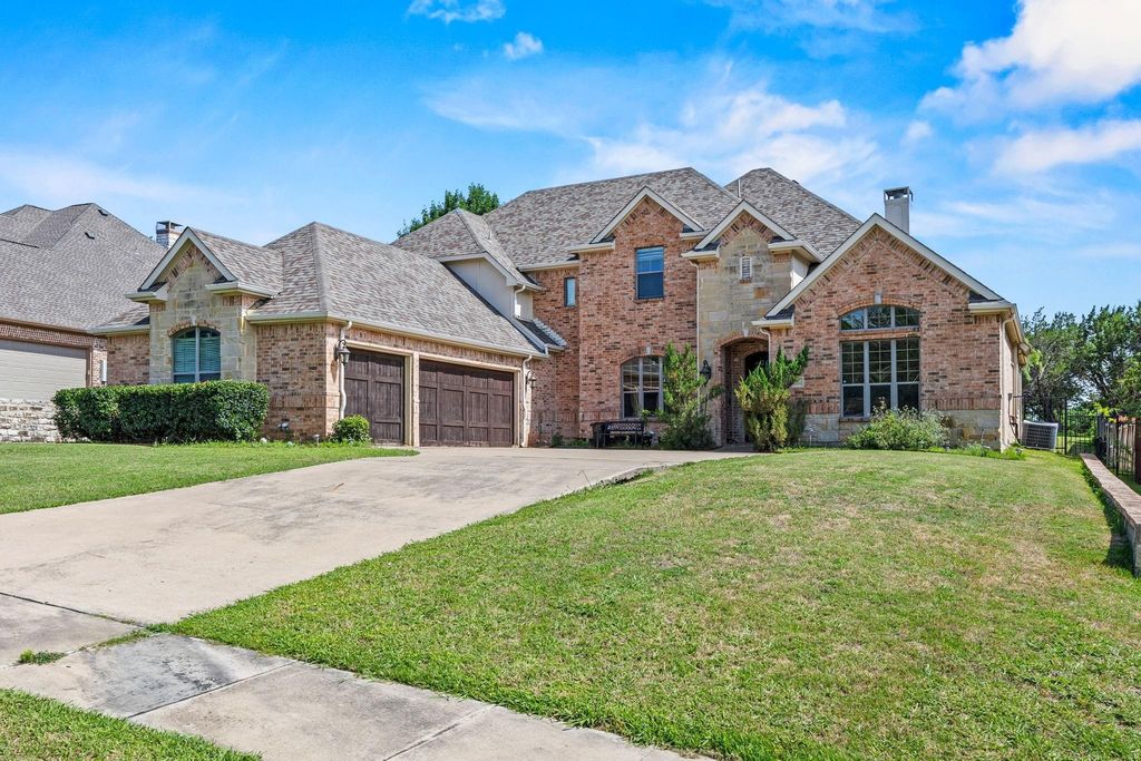 804 Bentwater Parkway, Grand Prairie, TX 75104