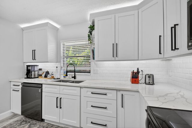 1630 NW 22nd Avenue, Delray Beach, FL 33445