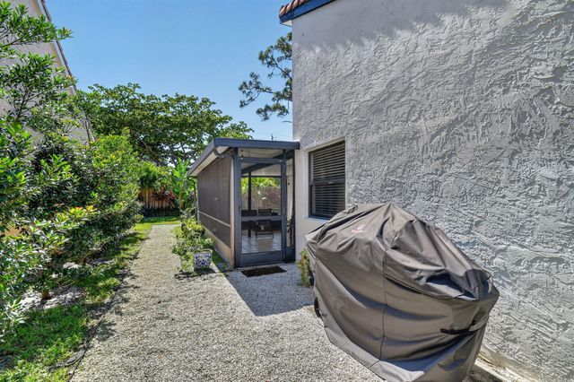 1630 NW 22nd Avenue, Delray Beach, FL 33445
