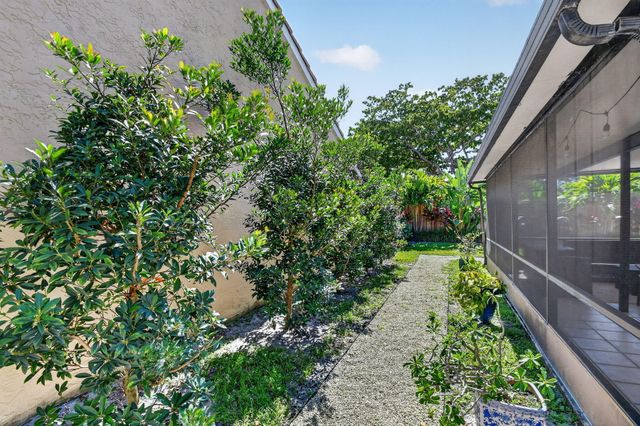 1630 NW 22nd Avenue, Delray Beach, FL 33445