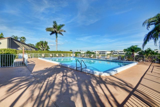 1630 NW 22nd Avenue, Delray Beach, FL 33445