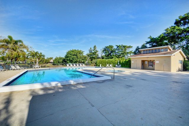 1630 NW 22nd Avenue, Delray Beach, FL 33445