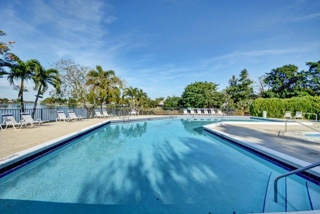 1630 NW 22nd Avenue, Delray Beach, FL 33445