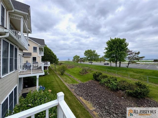 68 S Shore Drive 21, South Amboy, NJ 08879