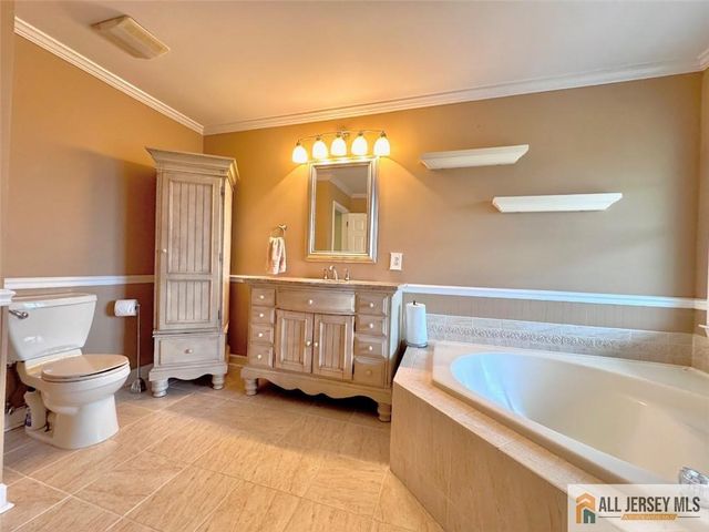 68 S Shore Drive 21, South Amboy, NJ 08879
