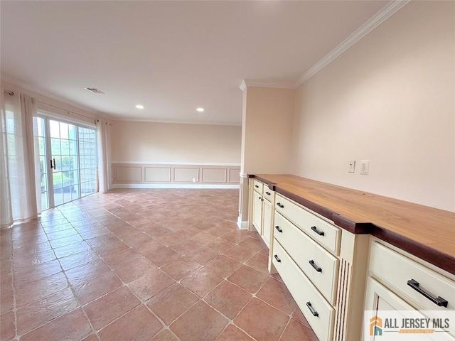 68 S Shore Drive 21, South Amboy, NJ 08879