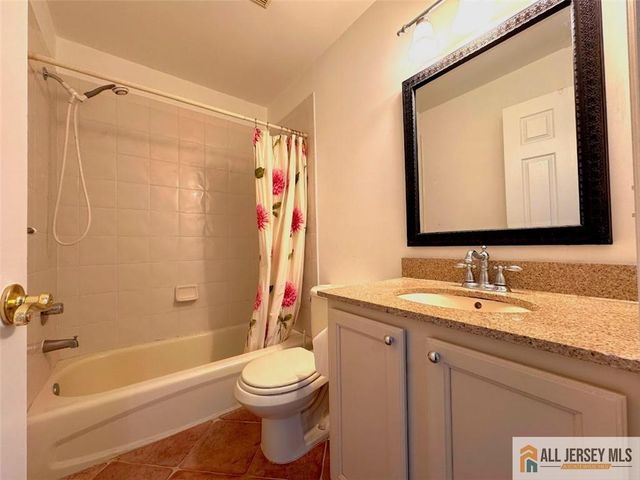 68 S Shore Drive 21, South Amboy, NJ 08879