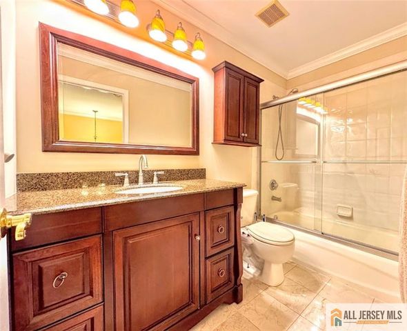 68 S Shore Drive 21, South Amboy, NJ 08879