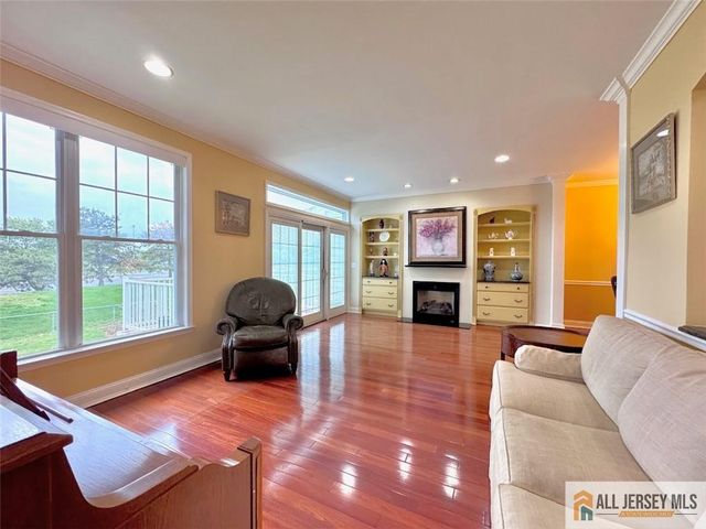 68 S Shore Drive 21, South Amboy, NJ 08879