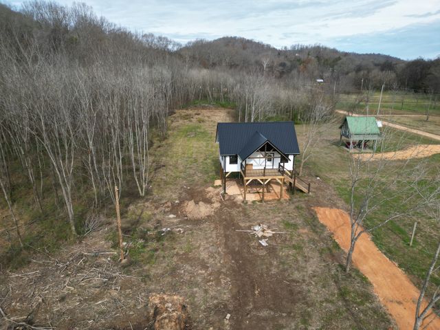 111 Skaggs Lane, Linden, TN 37096
