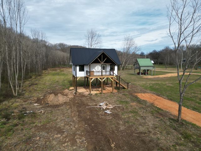 111 Skaggs Lane, Linden, TN 37096