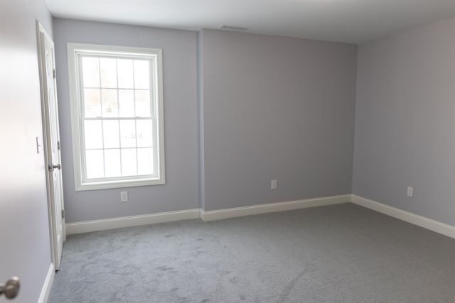 21 Library Street, Hudson, NH 03051