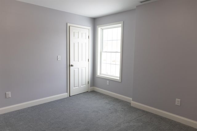 21 Library Street, Hudson, NH 03051