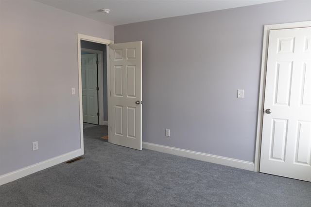 21 Library Street, Hudson, NH 03051