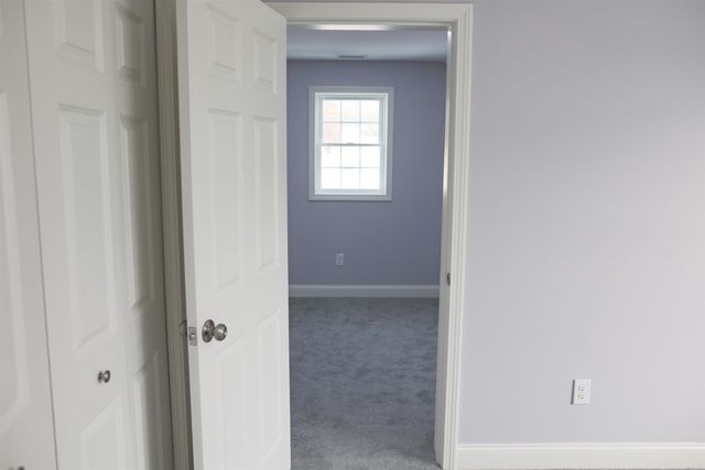 21 Library Street, Hudson, NH 03051