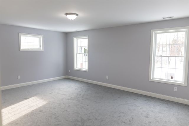 21 Library Street, Hudson, NH 03051