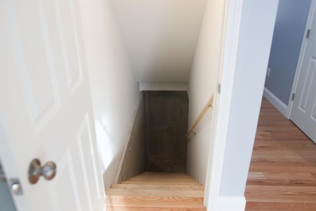 21 Library Street, Hudson, NH 03051