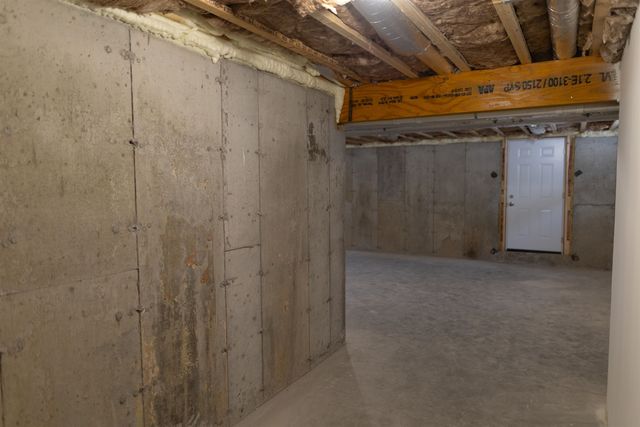 21 Library Street, Hudson, NH 03051