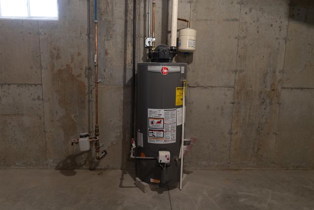 21 Library Street, Hudson, NH 03051