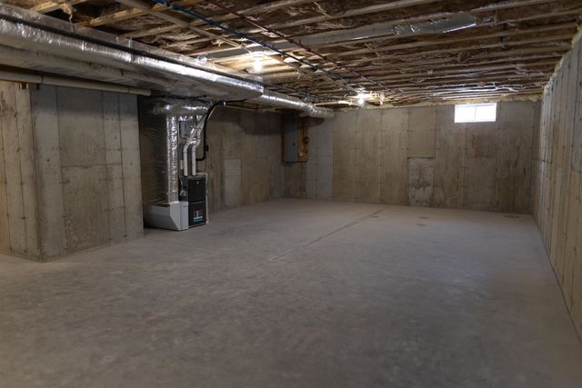 21 Library Street, Hudson, NH 03051