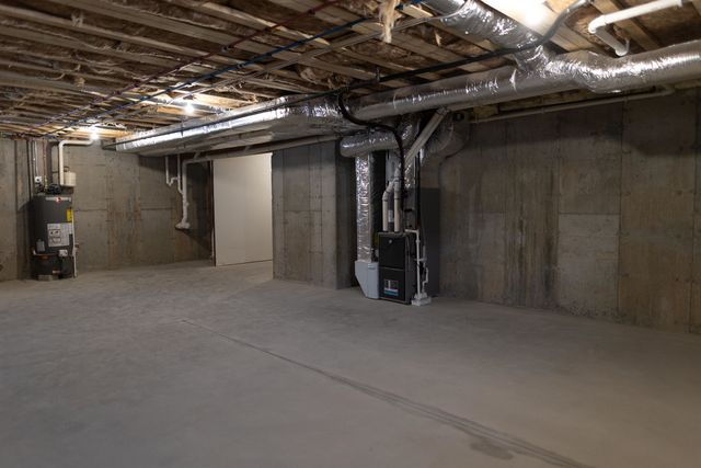 21 Library Street, Hudson, NH 03051