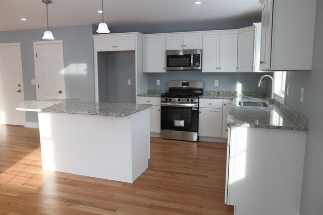 21 Library Street, Hudson, NH 03051