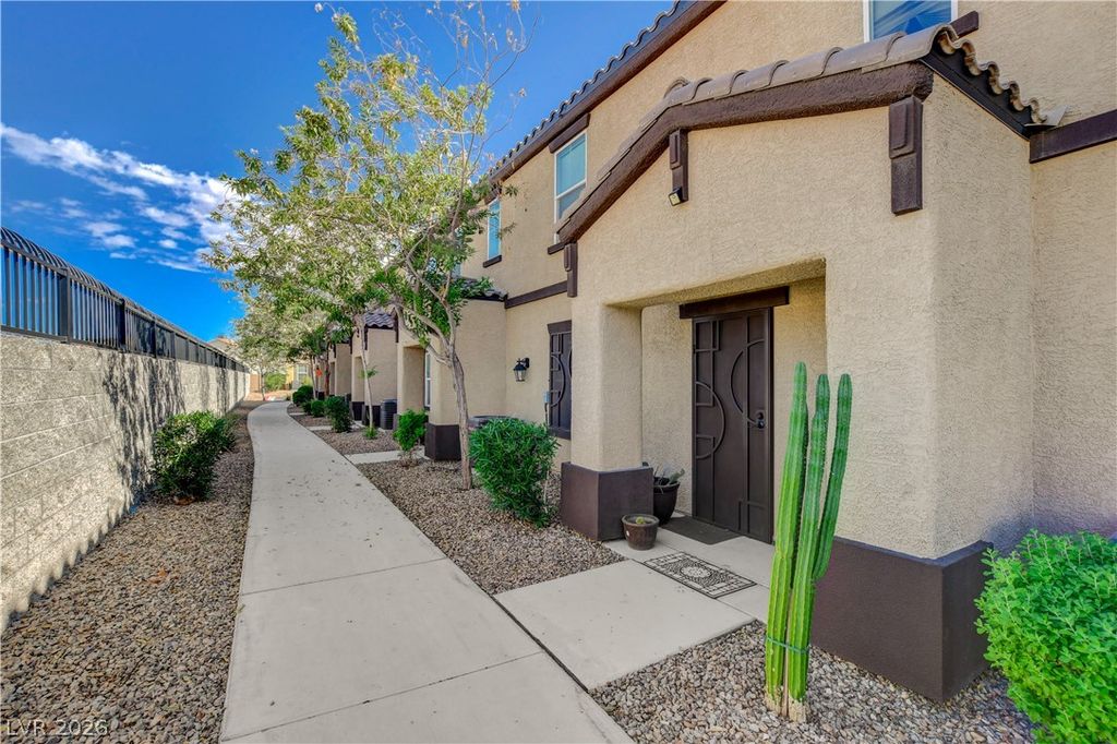 5226 Steep Cliffs Avenue, Las Vegas, NV 89115 — exterior