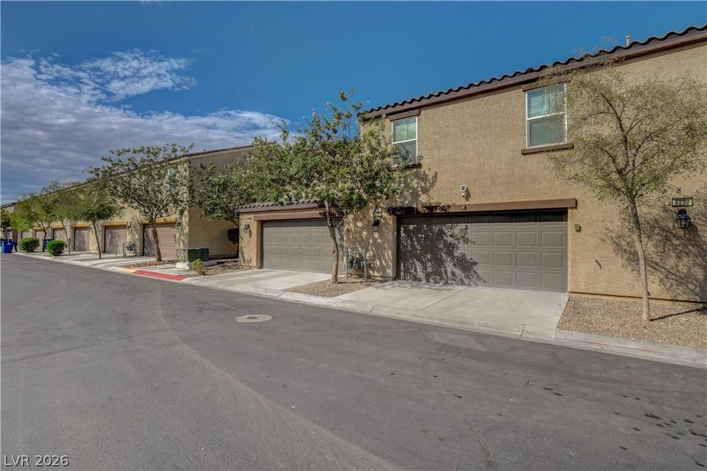 5226 Steep Cliffs Avenue, Las Vegas, NV 89115 — photo 2