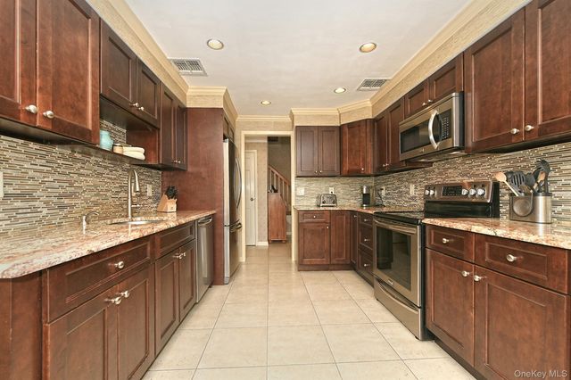1932 Cynthia Lane, Merrick, NY 11566