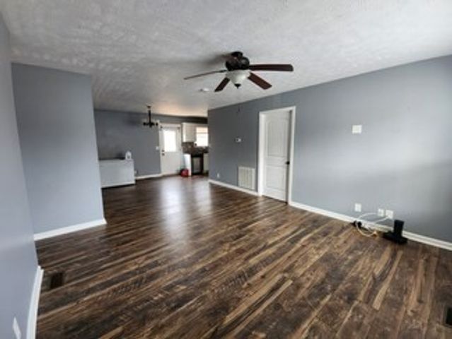 573 Somerset Ln, Clarksville, TN 37042