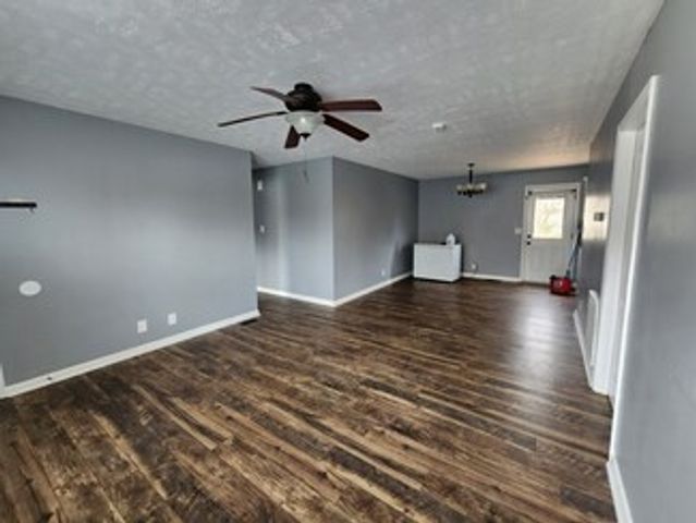 573 Somerset Ln, Clarksville, TN 37042