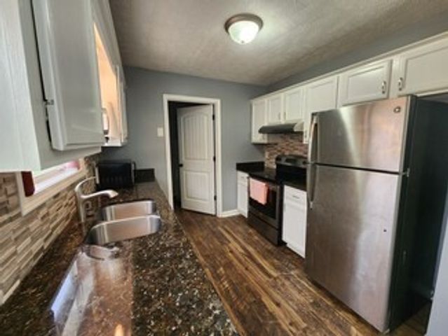 573 Somerset Ln, Clarksville, TN 37042