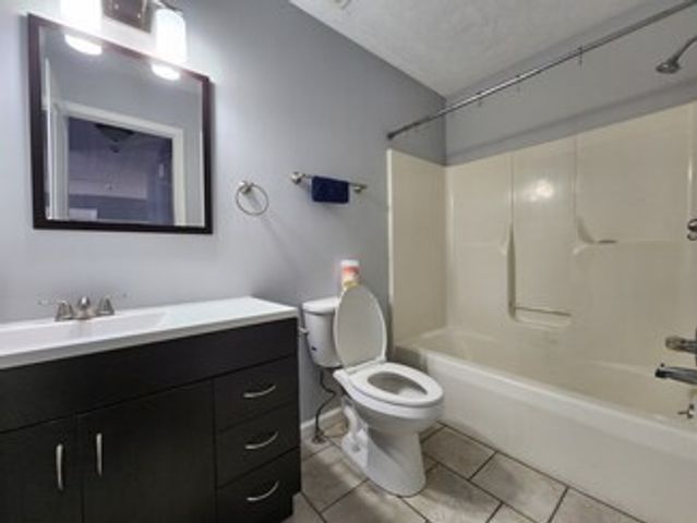 573 Somerset Ln, Clarksville, TN 37042