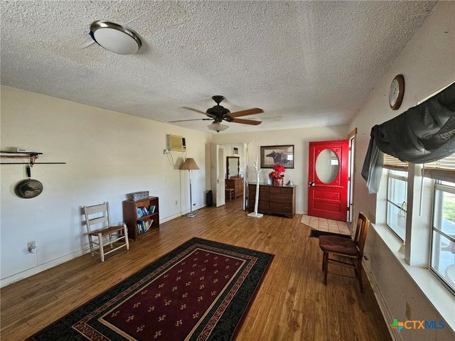 4821 Fm 467, Seguin, TX 78155