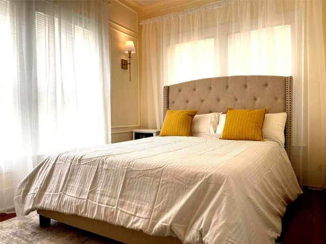 338 Cortlandt Street, Houston, TX 77007