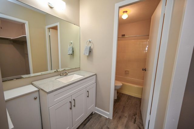 2277 Union Ave Apt 408, Memphis, TN 38104