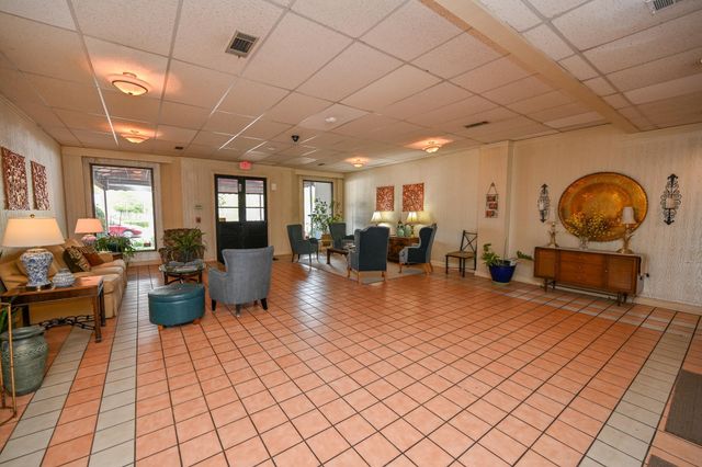 2277 Union Ave Apt 408, Memphis, TN 38104