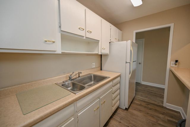 2277 Union Ave Apt 408, Memphis, TN 38104