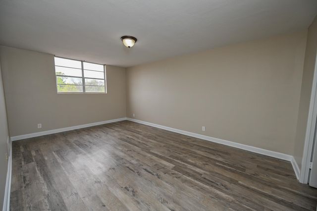 2277 Union Ave Apt 408, Memphis, TN 38104