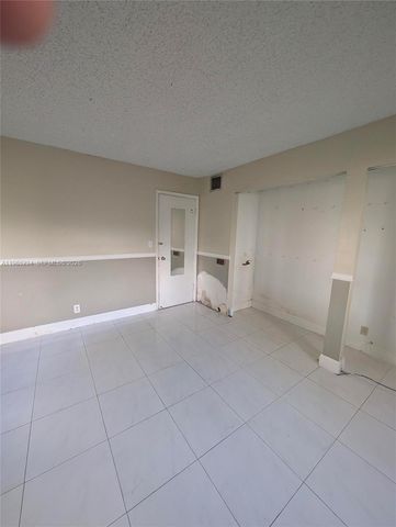 3720 N Pine Island Rd 136, Sunrise, FL 33351