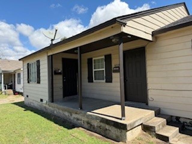 502 NE 19th Street, Grand Prairie, TX 75050