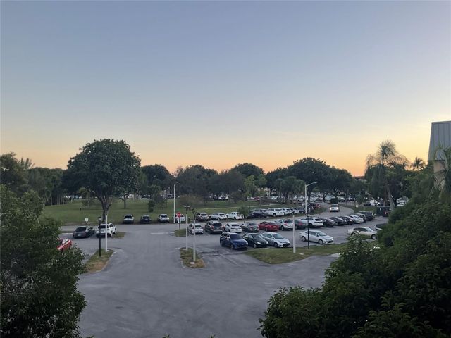 6201 N Falls Circle Dr 309, Lauderhill, FL 33319