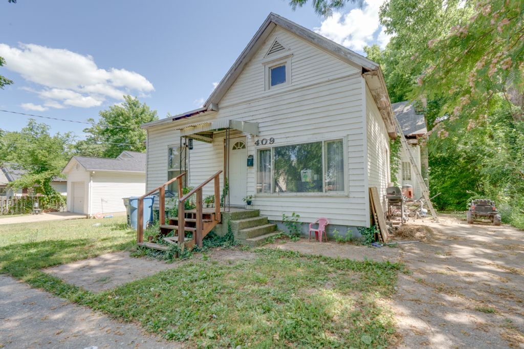Image 1 of property listing at 409 Jordan Street, Mt Vernon, IL 62864