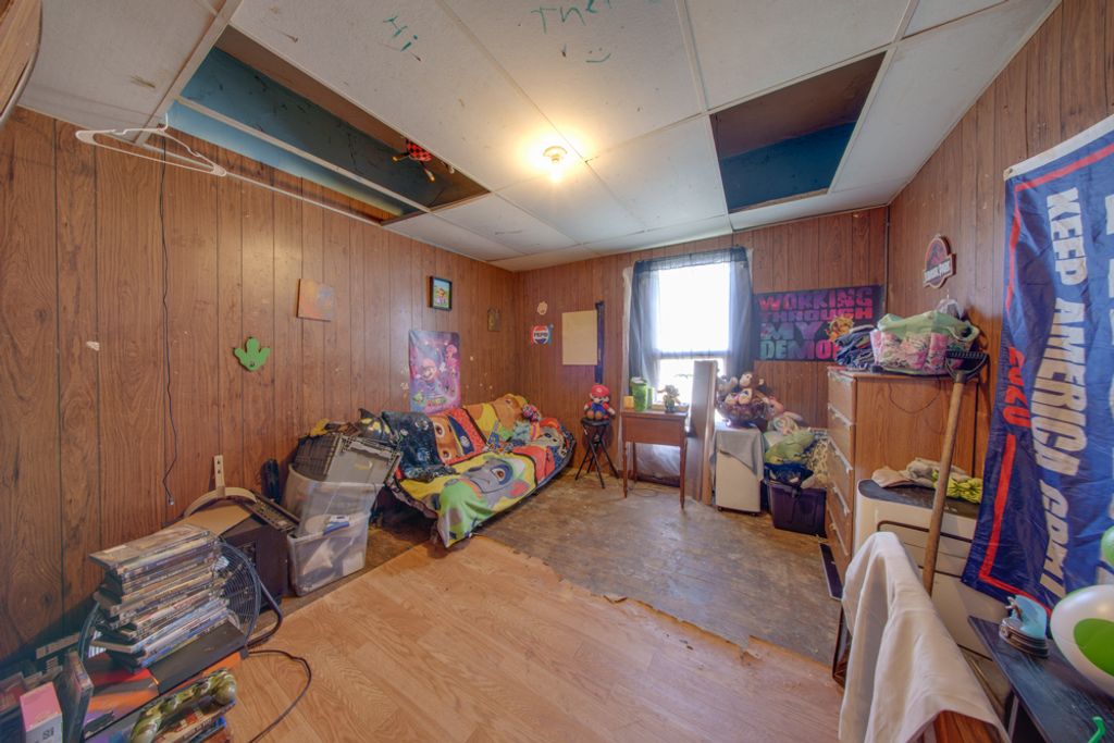 Image 7 of property listing at 409 Jordan Street, Mt Vernon, IL 62864
