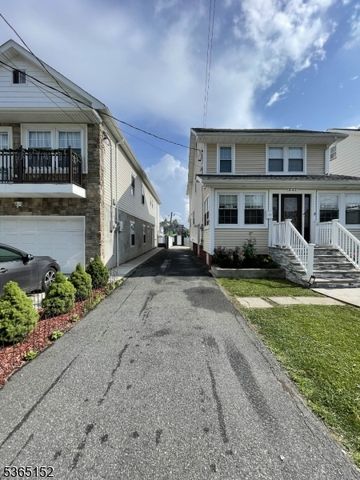 846 Gibbons Ct, Elizabeth City, NJ 07202