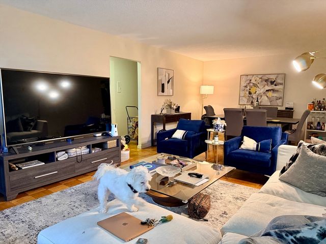 99 Pond Ave 609, Brookline, MA 02445
