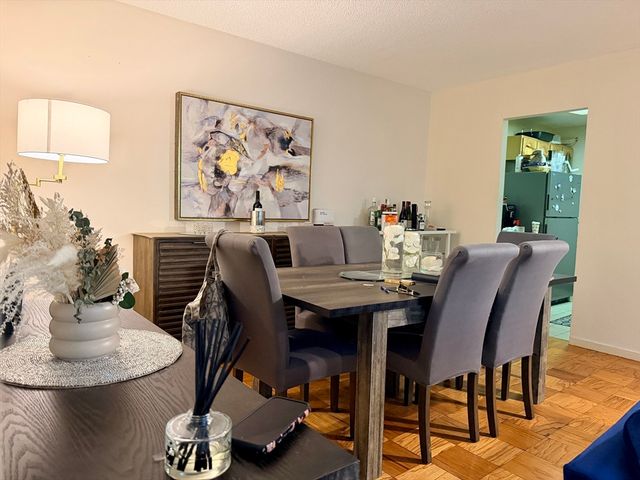 99 Pond Ave 609, Brookline, MA 02445