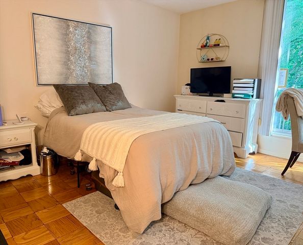 99 Pond Ave 609, Brookline, MA 02445