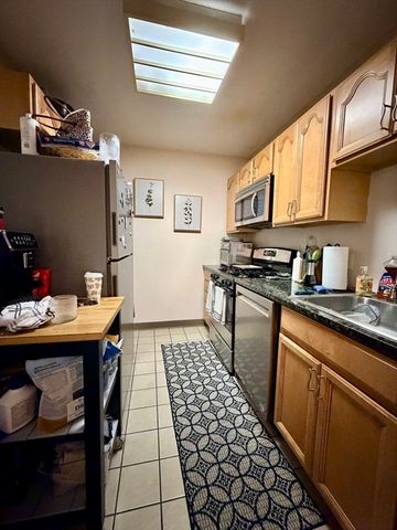 99 Pond Ave 609, Brookline, MA 02445