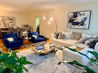 99 Pond Ave 609, Brookline, MA 02445